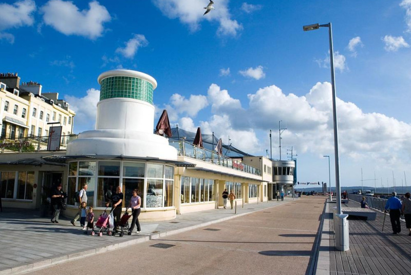 Beacon Quay - Great Restaurants and Shops close to Bosuns Cottage