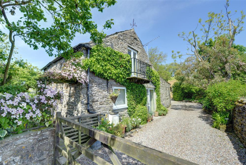 The exterior of Vine Barn