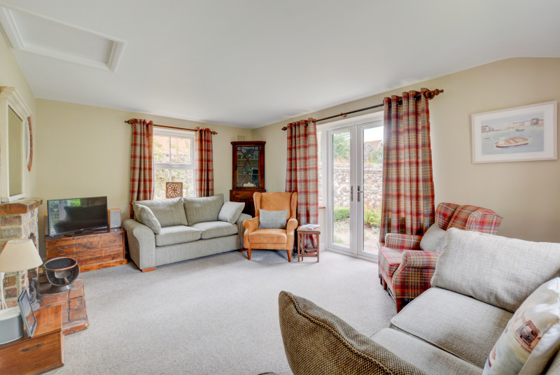 Sitting room with comfortable seating