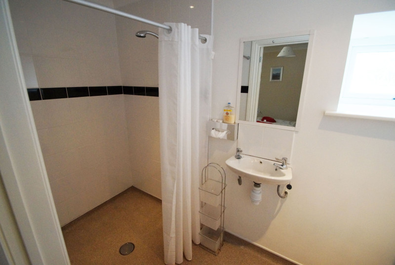 Ysgubor Tawe Ground floor wet room with disabled access