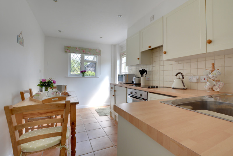 CB584 - Kitchen - View 2