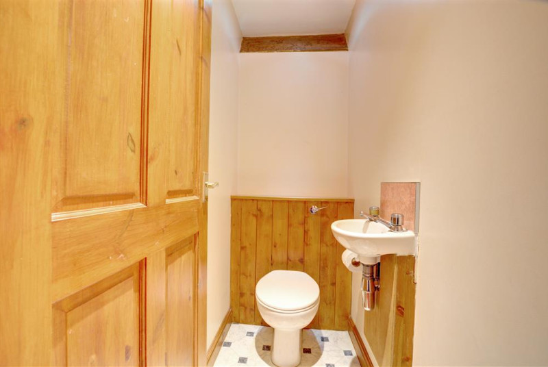 First Floor Cloakroom