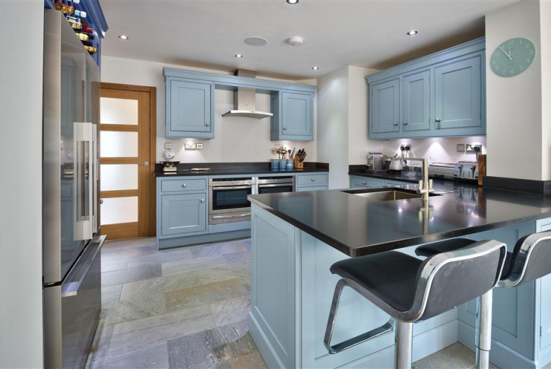 YGARNX - Kitchen View 1