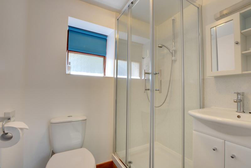 MD425 - Shower Room