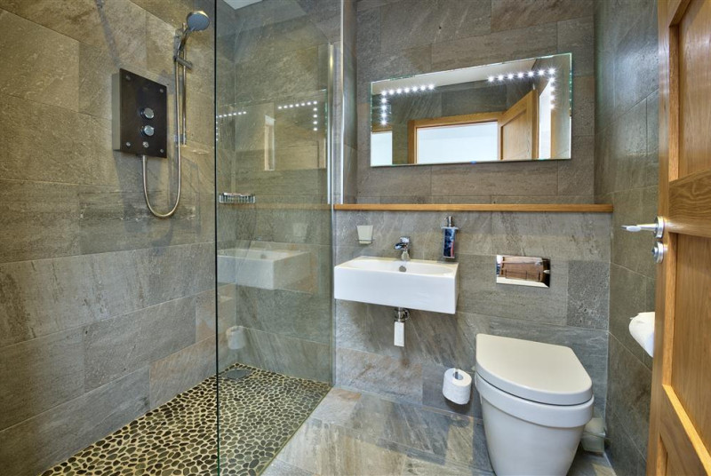 YGARNX - Bedroom 1 En Suite