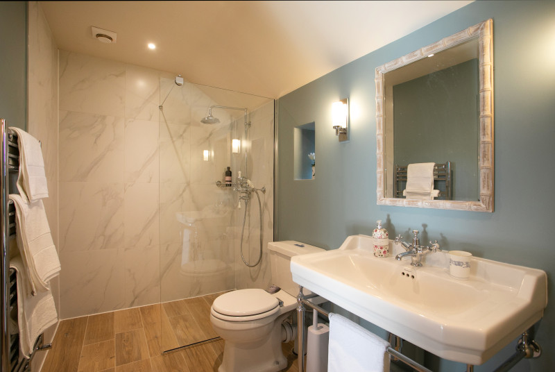 SPRINGFIELD DOWNSTAIRS ENSUITE