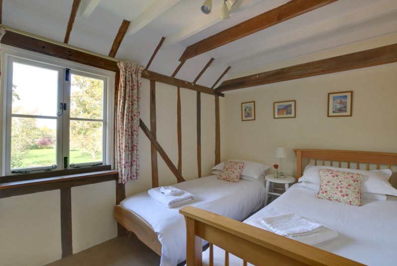 TN563 - Bedroom 2 - Twin