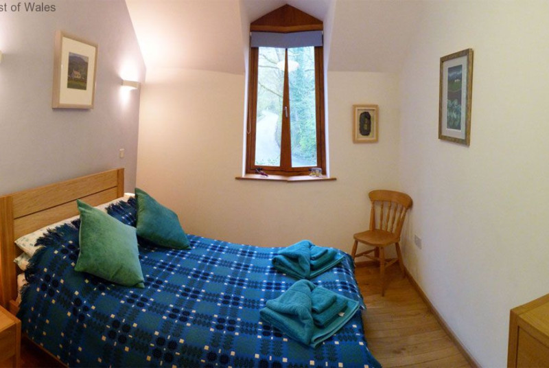 Brecon Beacons accommodation with ensuite master bedroom