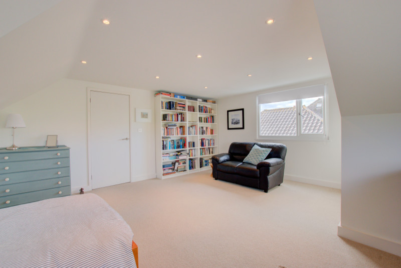 Reading room / spare bedroom