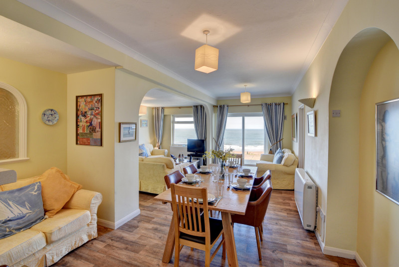 Wonderful open plan sitting room and dining area