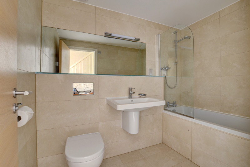 A good sized family bathroom