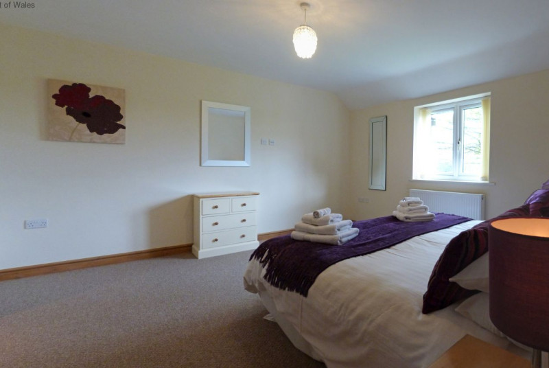 Bedroom 4: Super king size bed, walk in wardrobe & en suite