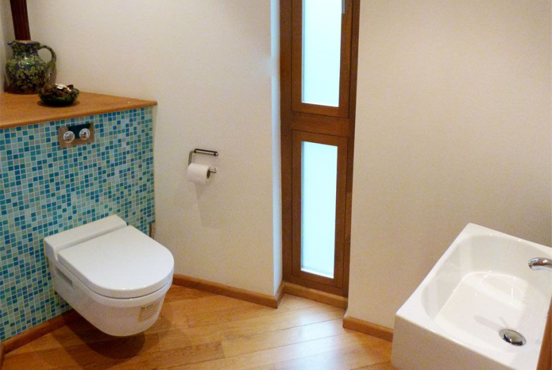 Downstairs WC- 5 star self catering, Brecon Beacons