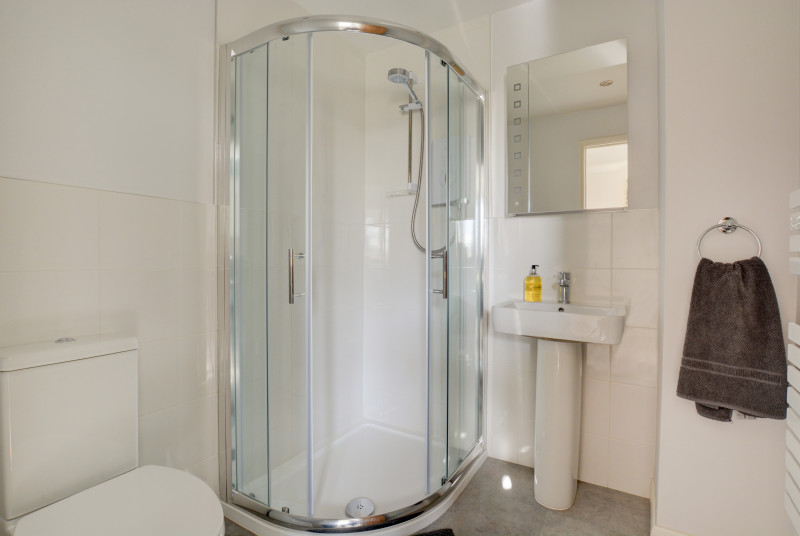 Bedroom 1 En-Suite showing shower cubicle 