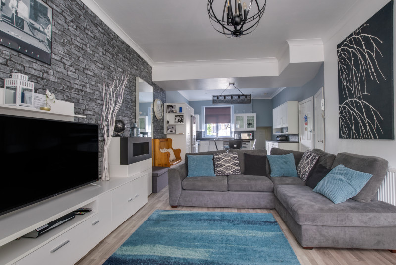 Taff Penfro Cardiff Apartment    - Open plan lounge, kitchen and dining area
