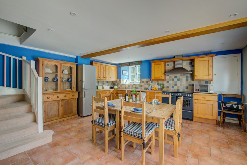 Spacious and well equipped kitchen 