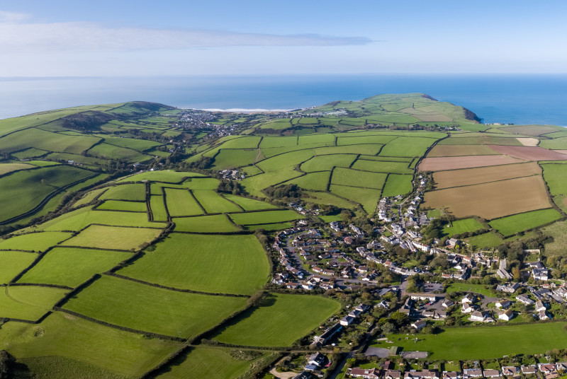 Guests can take a gentle stroll to nearby village of Georgeham, half a mile away, and find a village shop and Post Office together with 2 village pubs