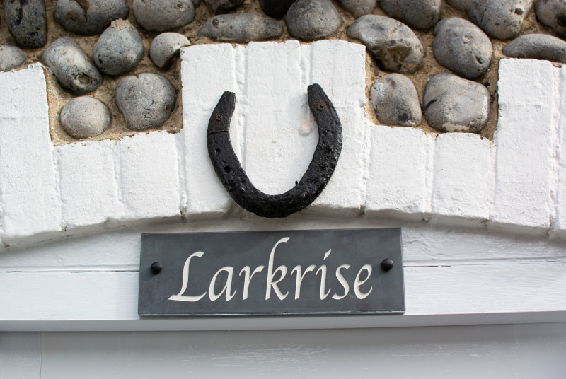 Larkrise sign