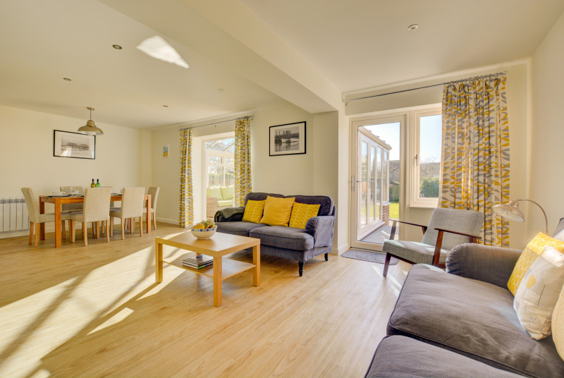 Sitting room with garden view