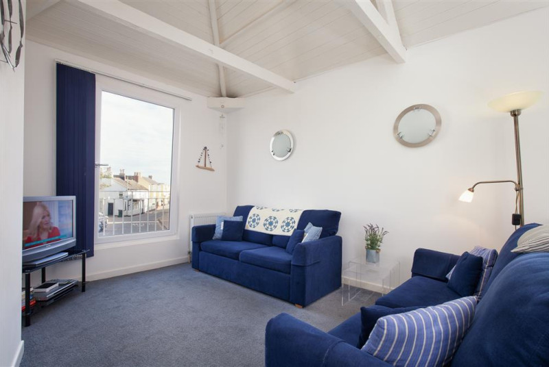 Oyster Cottage, Shaldon - Lounge (View 2)