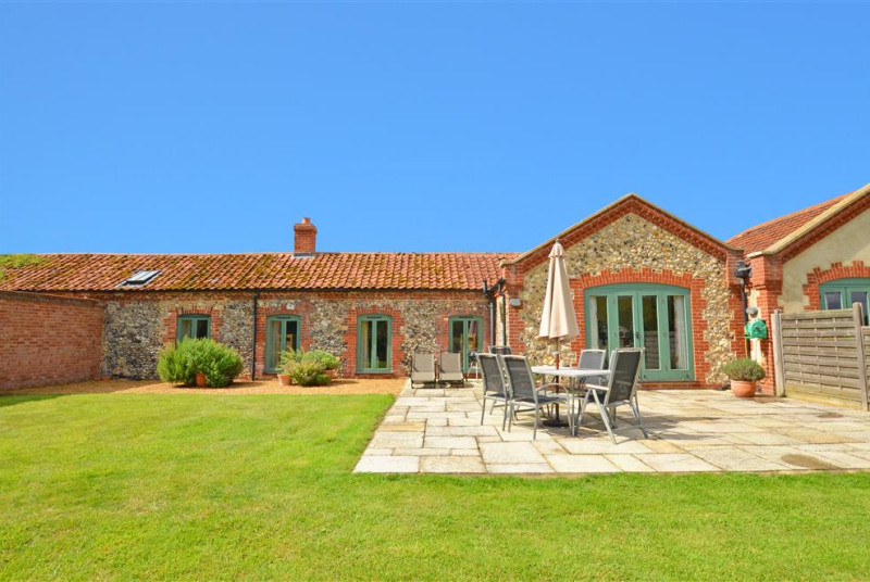 These beautifully restored former farm buildings now offer this stunning holiday accommodation