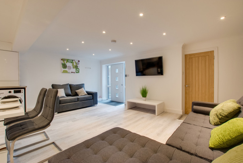 Apartment on Fitzhamon Embankment in Cardiff - Lounge with 50