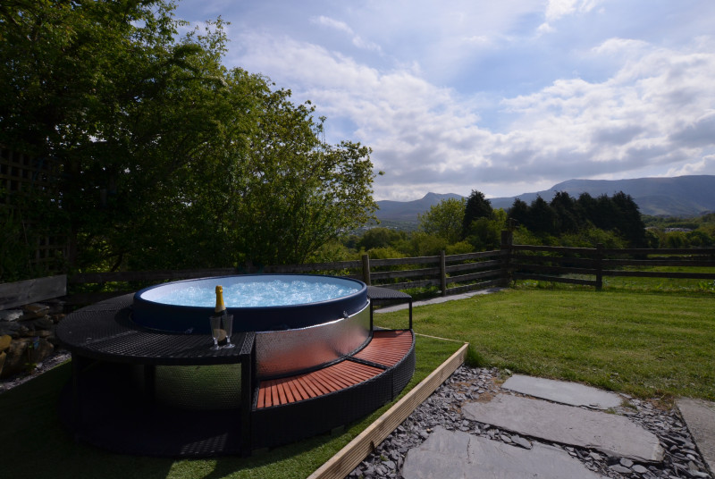 Hot tub with Stunning Views
