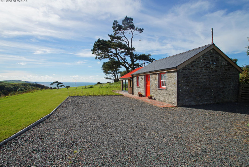 Detached, peaceful setting overlooking Aberystwyth and the coast