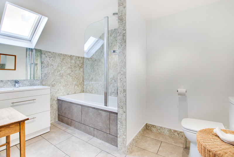 En Suite Shower Room to Bedroom 1