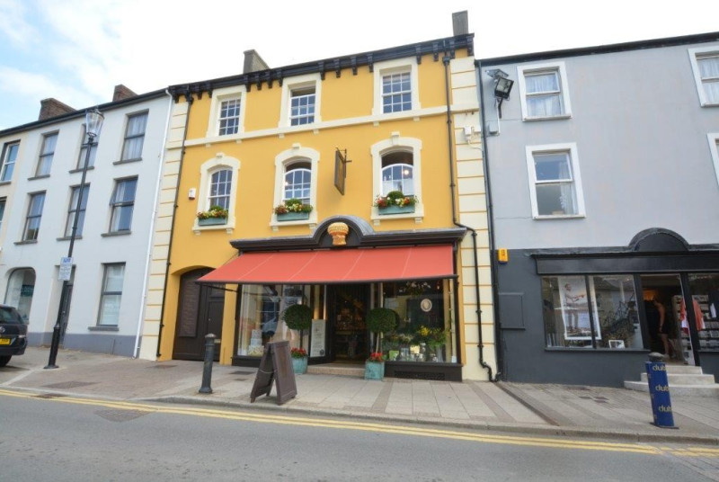 Narberth is a busy little town in easy driving distance to all of Pembrokeshires attractions.