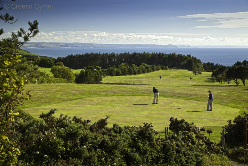 Aberystwyth Golf Club with amazing sea views - walking distance from cottage