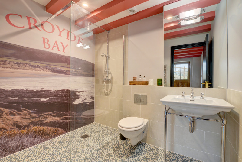 Wetroom View 1 - Barn