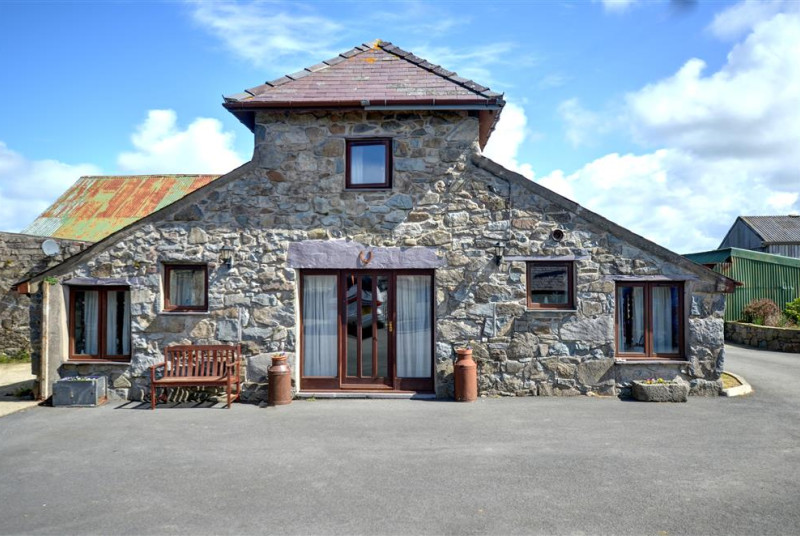 WAG263 - Exterior View 1