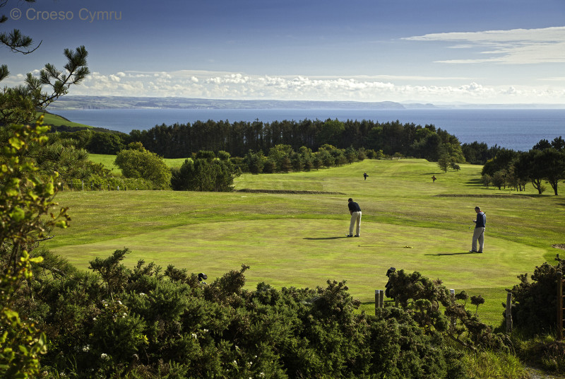 Enjoy a scenic round of golf at Aberystwyth Golf Club