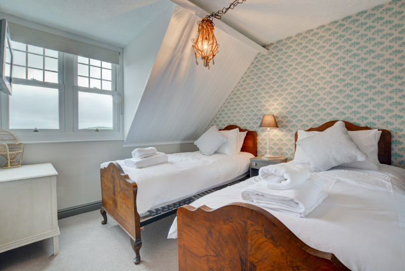 Third floor twin bedroom