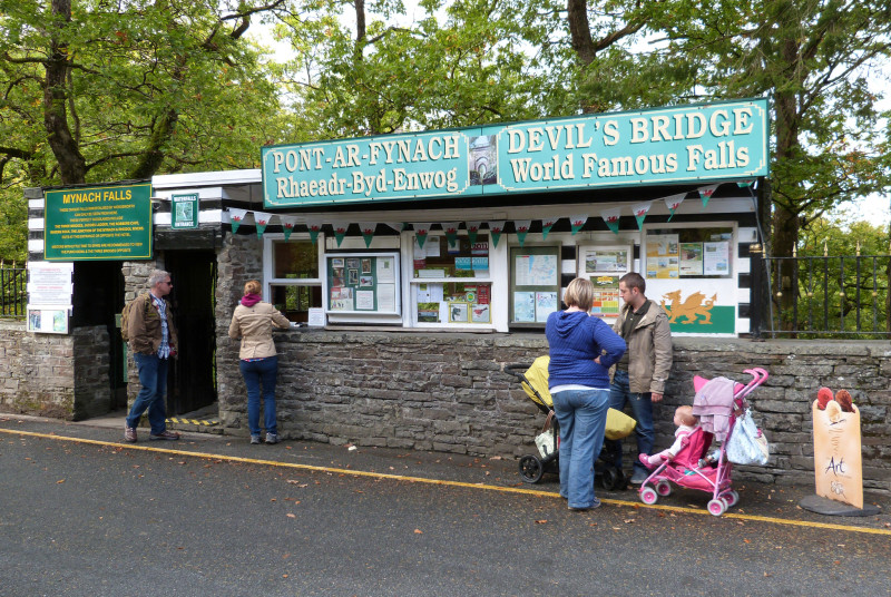 Devil's Bridge walk to view the world famous falls