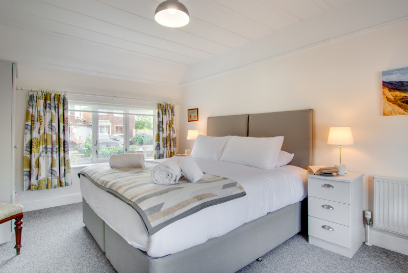 Bedroom 2 with super-king or twin beds