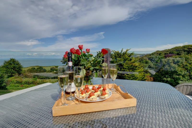What a perfect place to enjoy a cream tea and a glass of fizz!