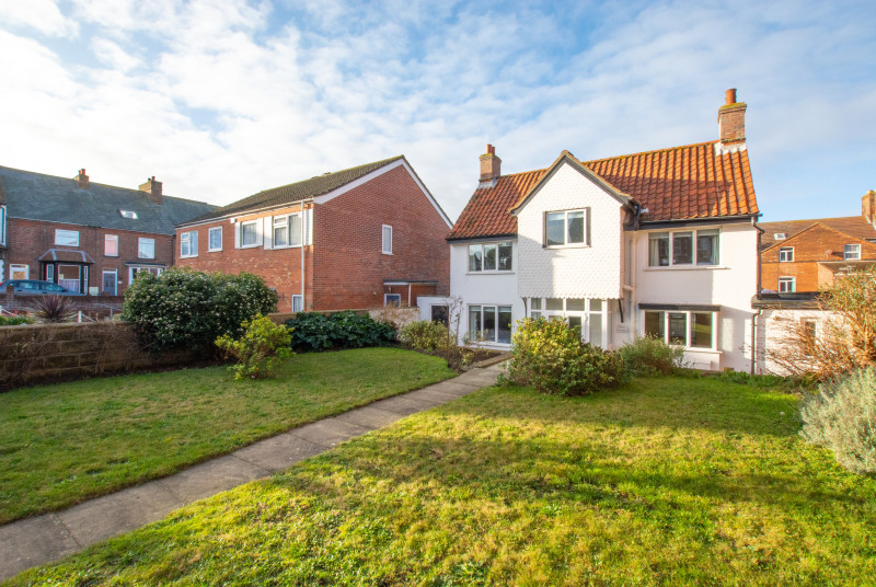 White Cottage Garden