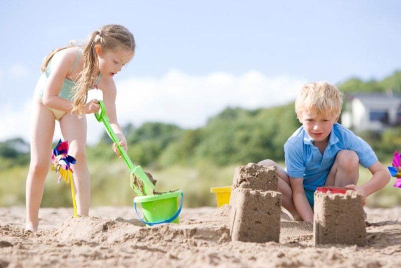 Spend endless hours of fun in the sand with a holiday at Dirleton
