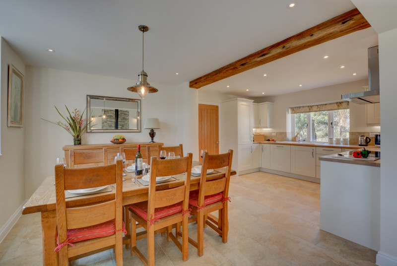 Kitchen dining room