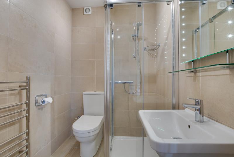 En suite Shower Room Bedroom 1