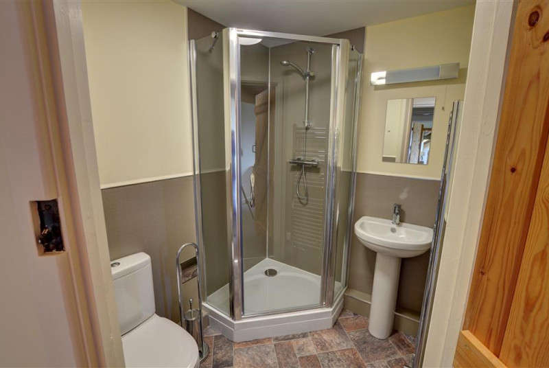 WAA376 - Shower Room
