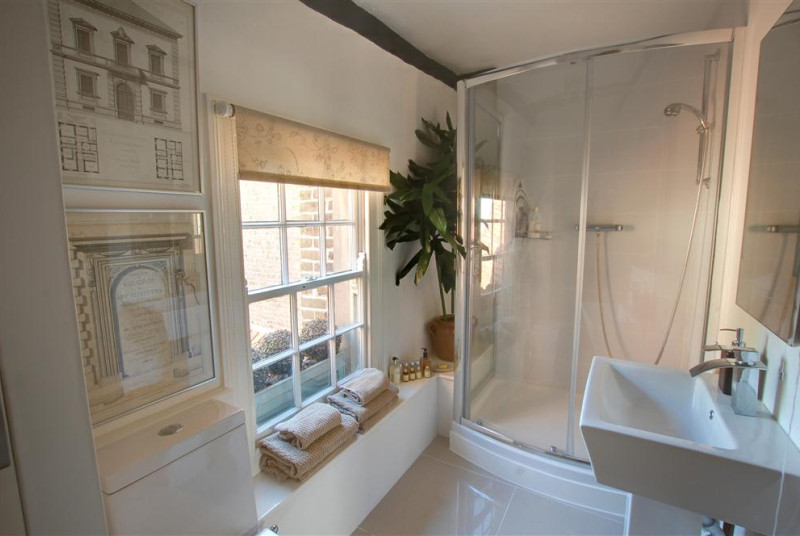 Stunning En-Suite shower room