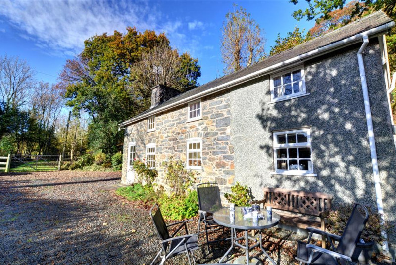 WAB184 - Exterior - View 2