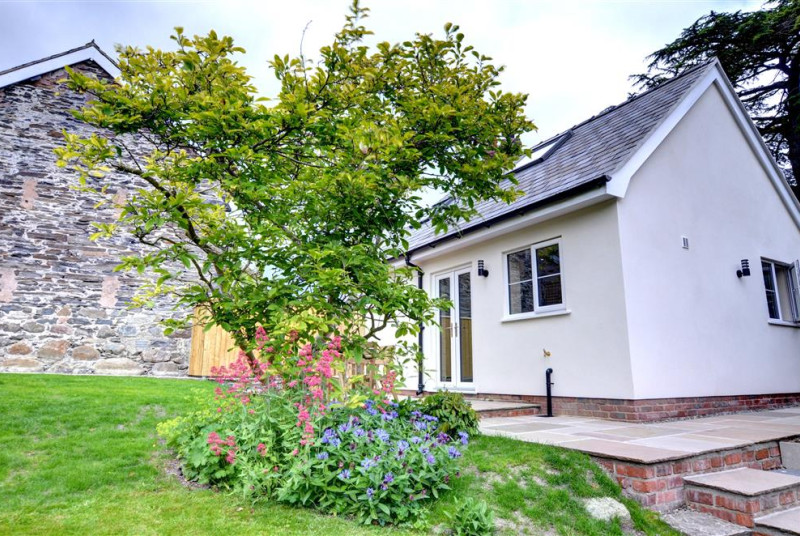 WAF249 - Garden View 1