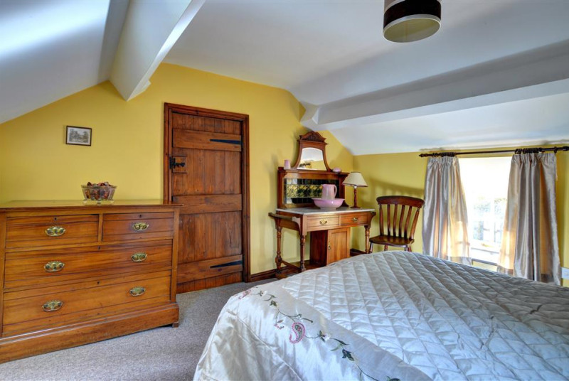 WAB184 - Double Bedroom - View 2