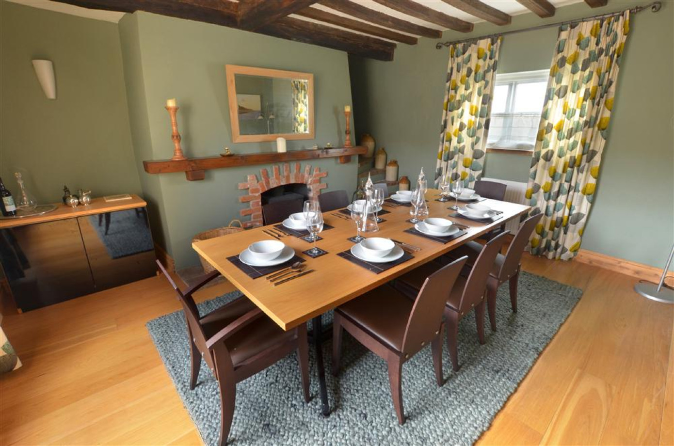 Flaxmans Farmhouse (1435) Norfolk Cottages