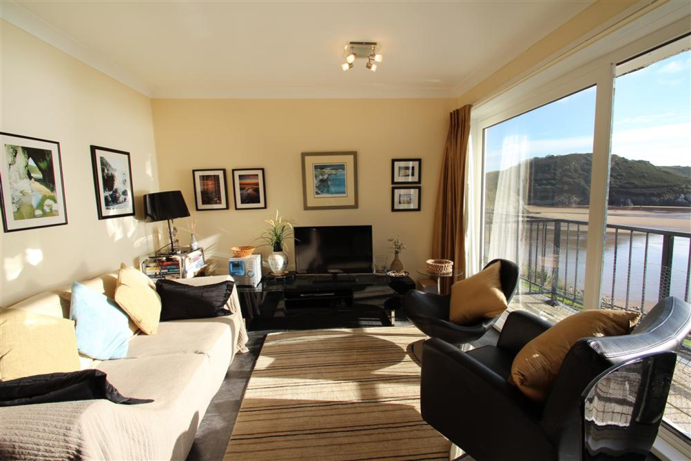 Redcliffe Apartments C (HH9104) Home From Home